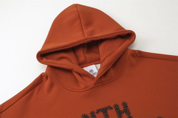 f283394c-f539-499b-8dc8-2207f6ff52ee-1 Chain Embroidery Letters Velvet Padded Hooded Sweatshirt